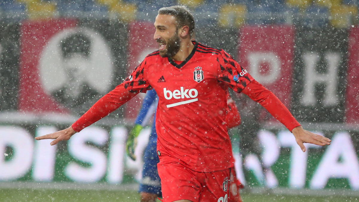 Beşiktaş Cenk Tosun'la uçtu