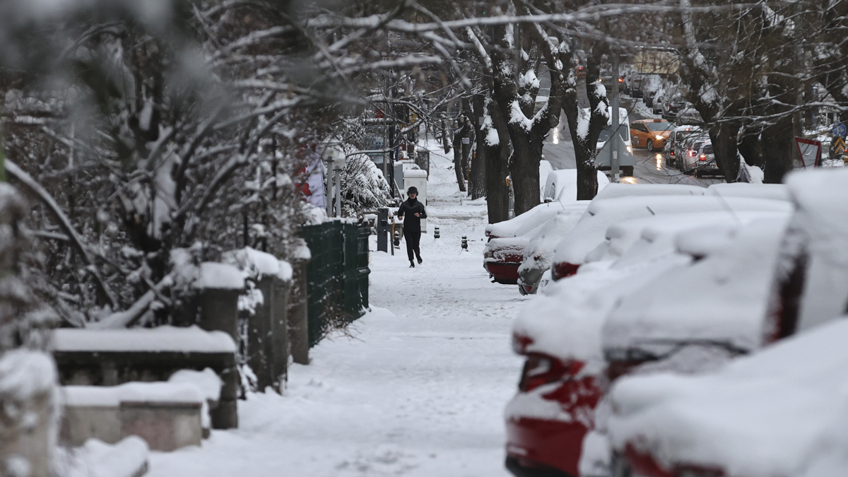 Meteoroloji il il uyardı: Kar, fırtına, yağmur, buzlanma ve çığ...