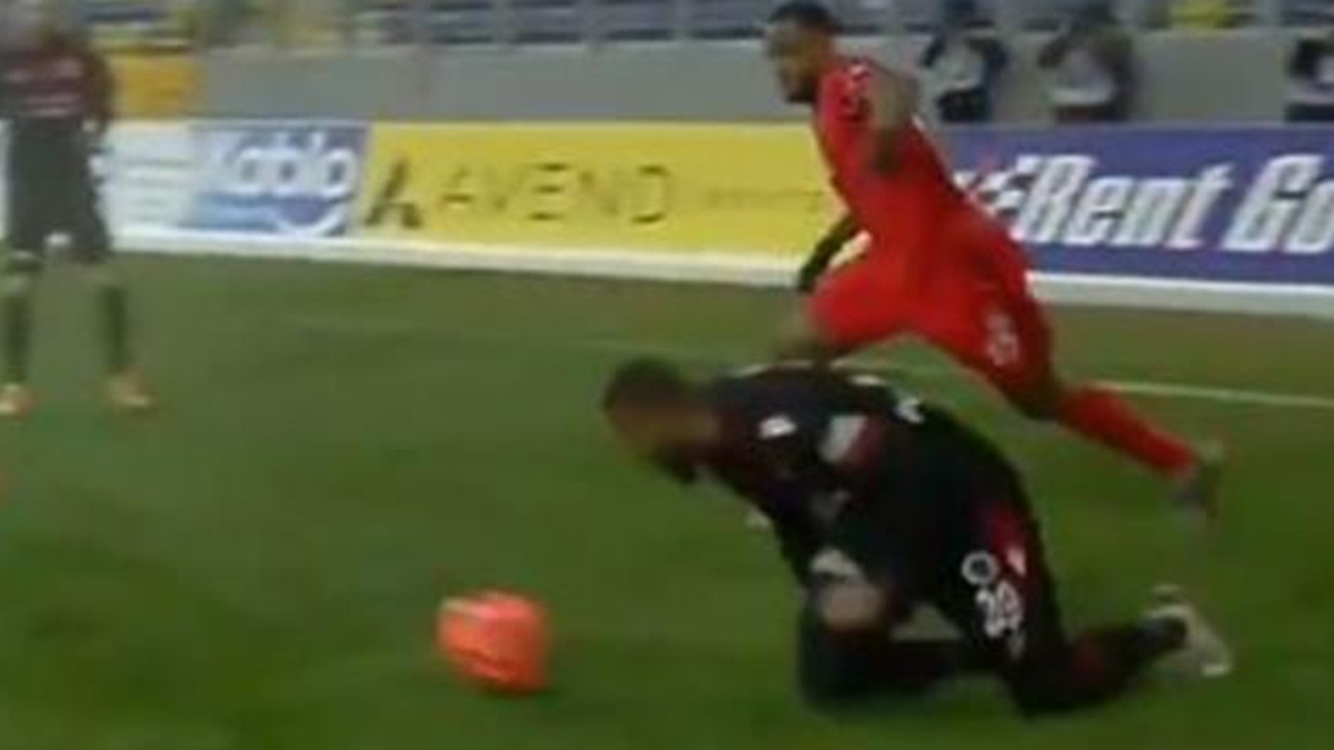 İngiliz basını Beşiktaş maçındaki faulle dalga geçti