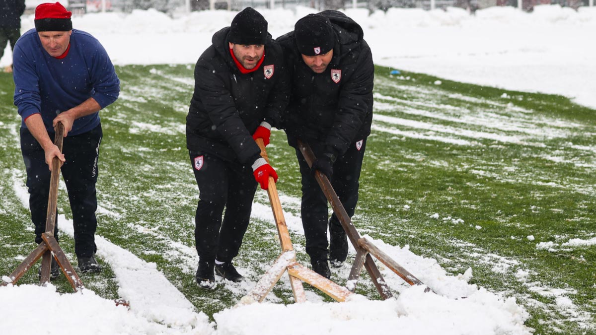 Teknik Direktör Ertuğrul Sağlam'dan alkışlanacak hareket