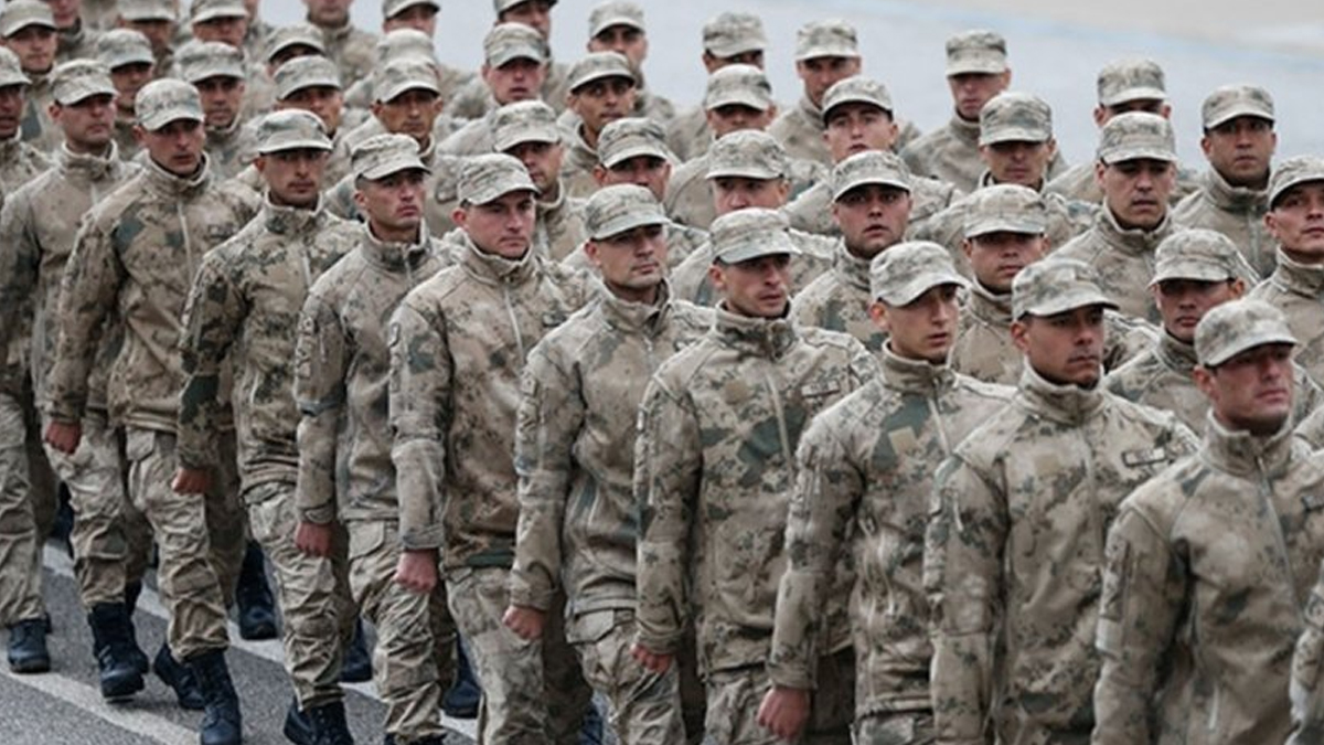 Uzman erbaşların emeklilik yaşı yükseltildi