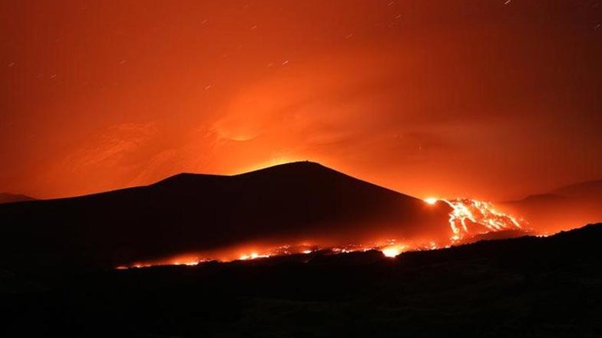 Etna Yanardağı yeniden faaliyete geçti