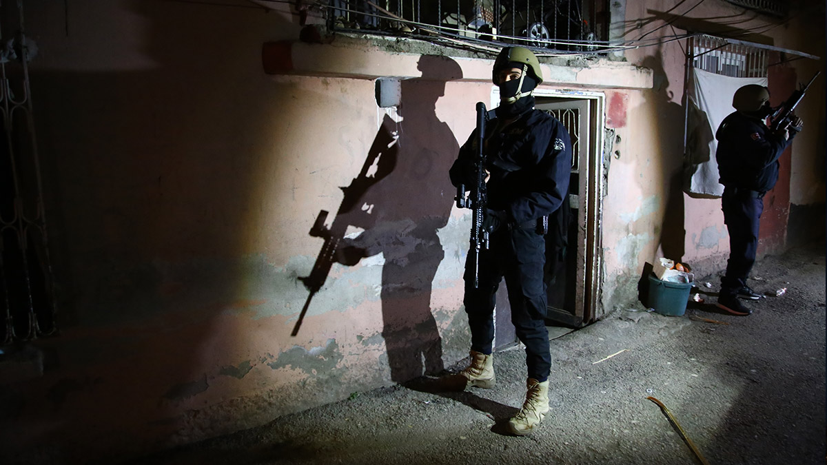 İstanbul'da eş zamanlı IŞİD baskınları