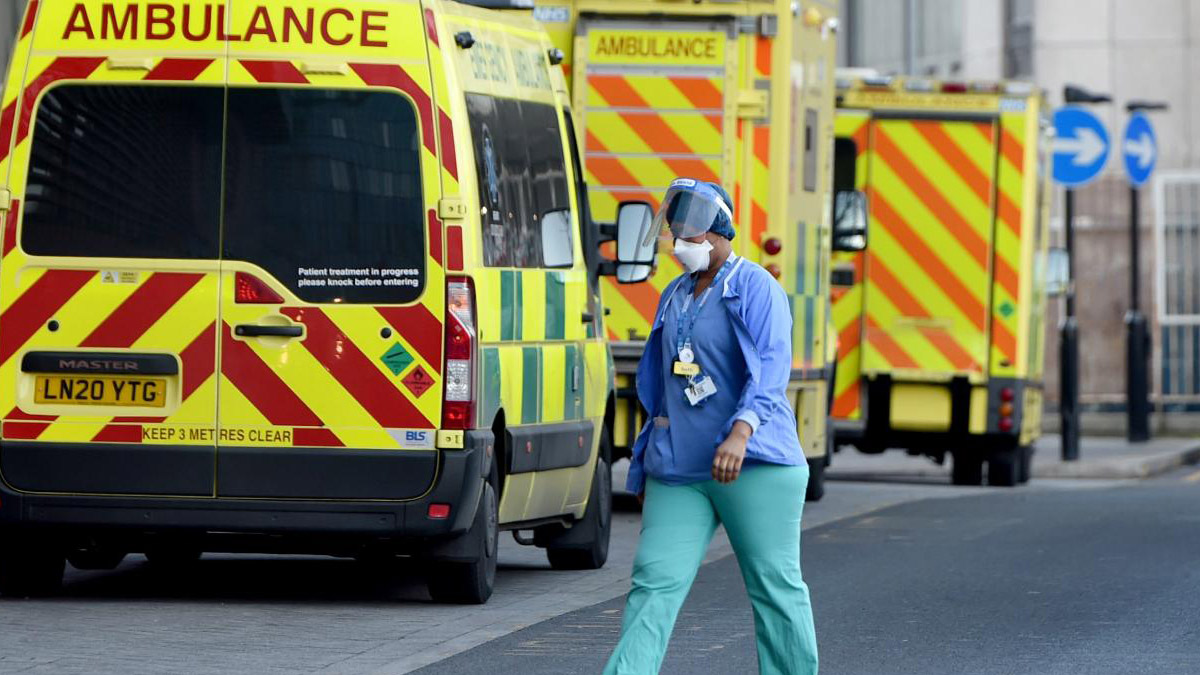 İngiltere'de korona ölümleri yeniden artışa geçti