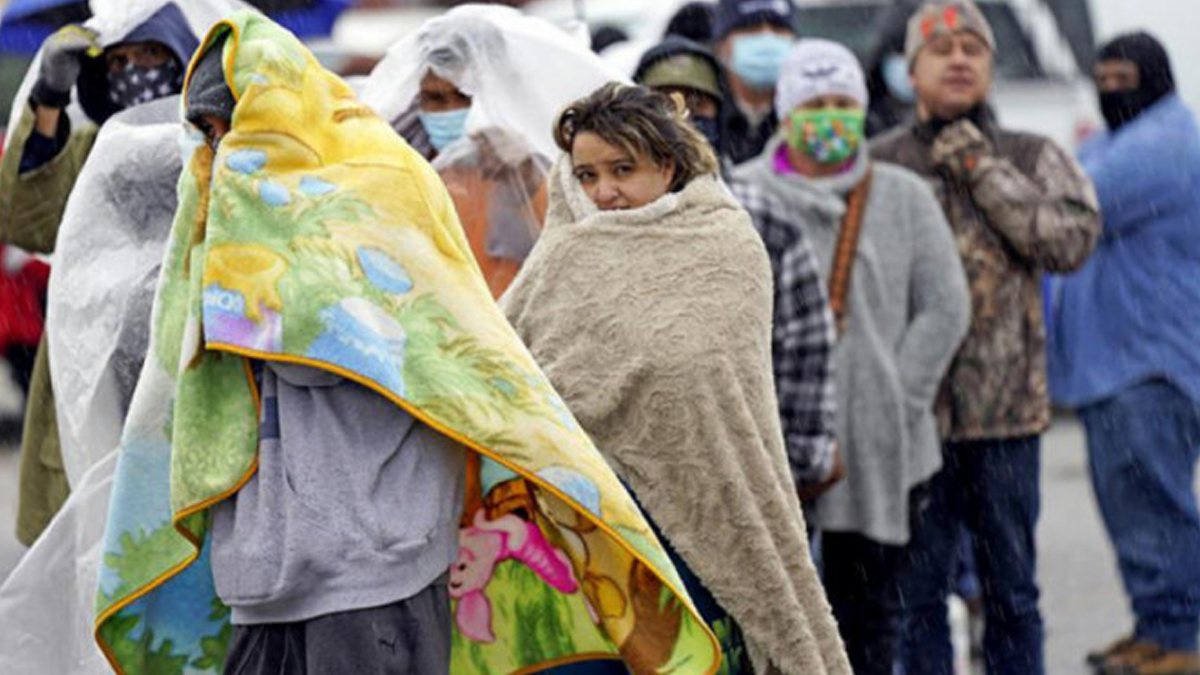 Kar fırtınasının vurduğu Teksas'ta OHAL ilan edildi