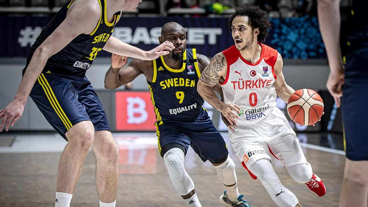 12 Dev Adam emin adımlarla EuroBasket'e gidiyor