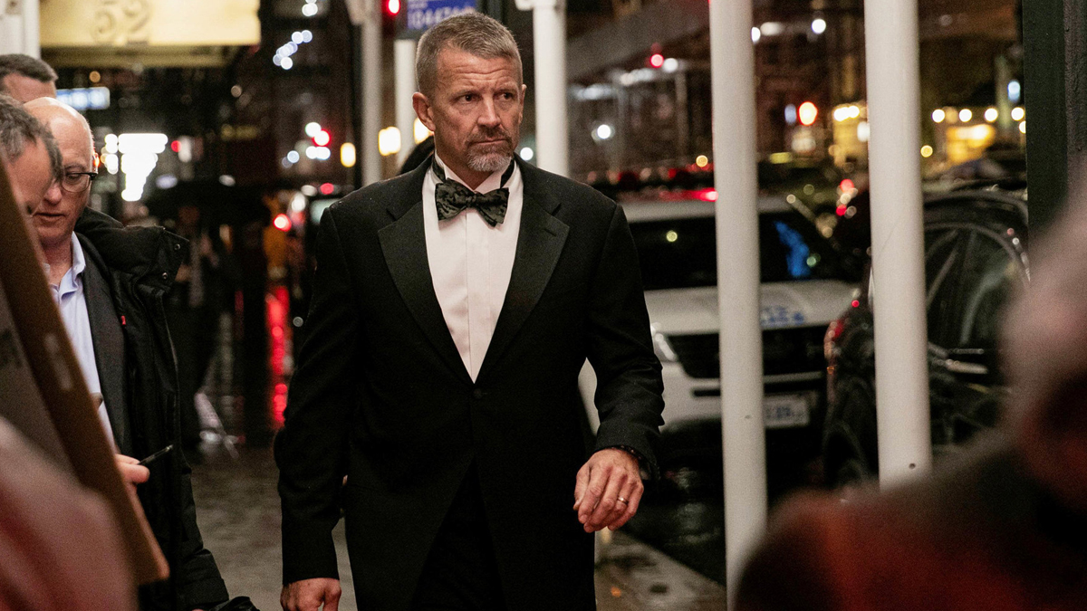 Trump'ın dostu Libya'da silah ambargosunu deldi