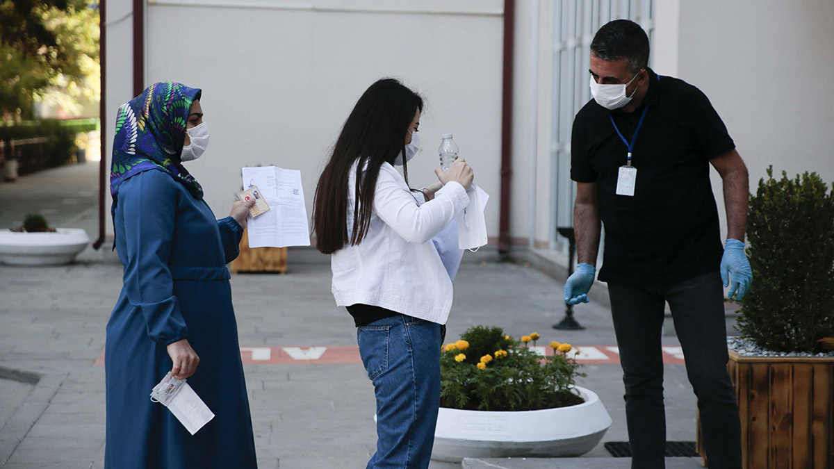 ALES'te güldüren 'selfie' sorusu sosyal medyanın gündeminde