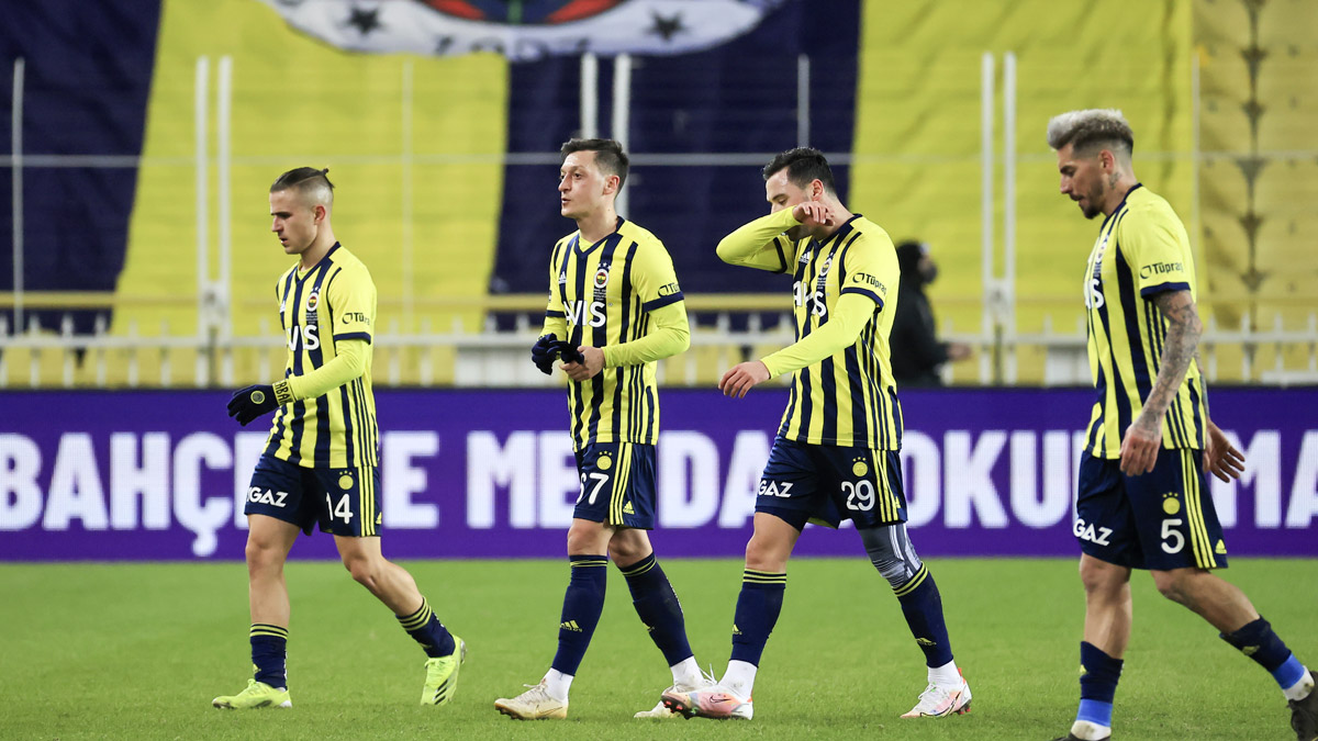 Kadıköy’de Fenerbahçe’ye ağır darbe