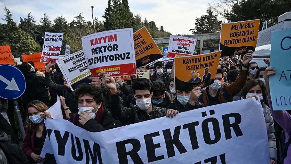 9 Eylül öğrencilerine 'Boğaziçi' cezası