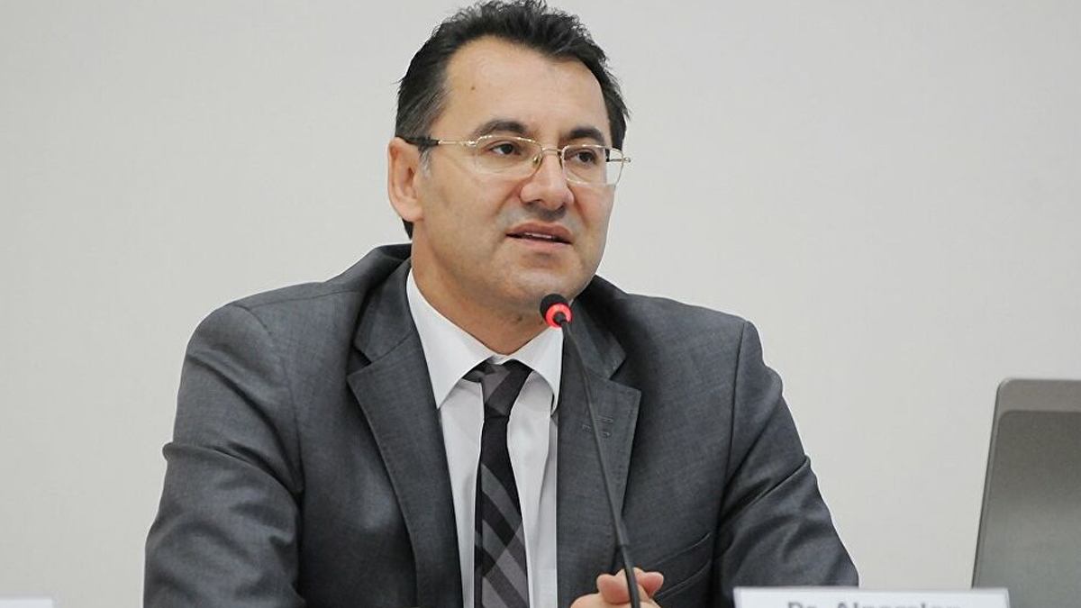 Yargıtay eski AYM Başkanvekilinin hapis cezası onadı