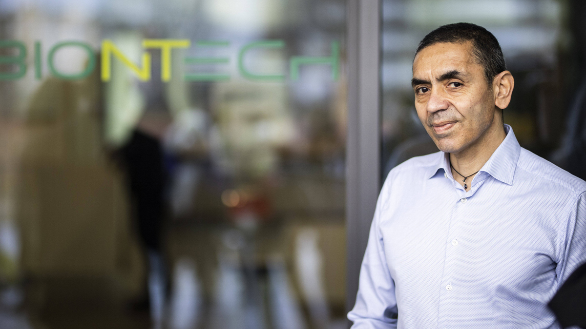 BioNTech'in kurucusundan beklenen açıklama geldi! Normale dönüş için tarih verdi