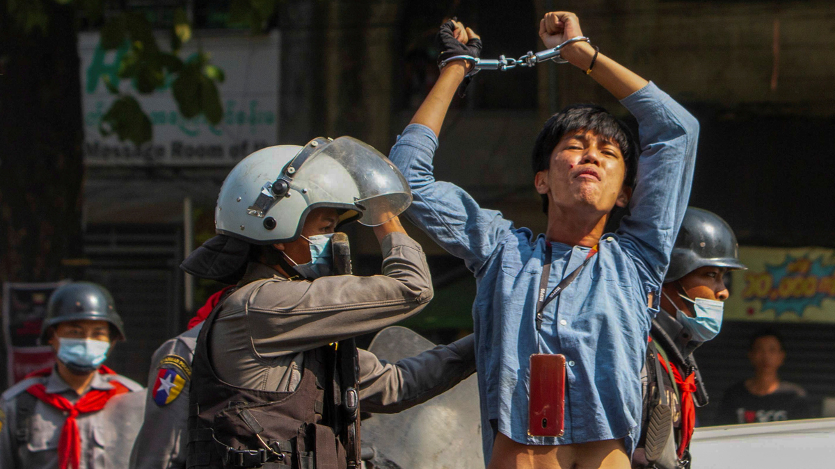 Myanmar'daki protestolarda hayatını kaybedenlerin sayısı 7'ye yükseldi