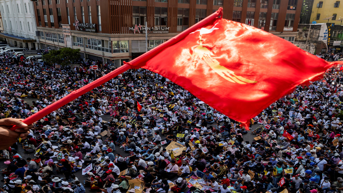 Darbenin üzerinden 1 ay geçti... Myanmar'da hayatını kaybedenlerin sayısı gittikçe artıyor