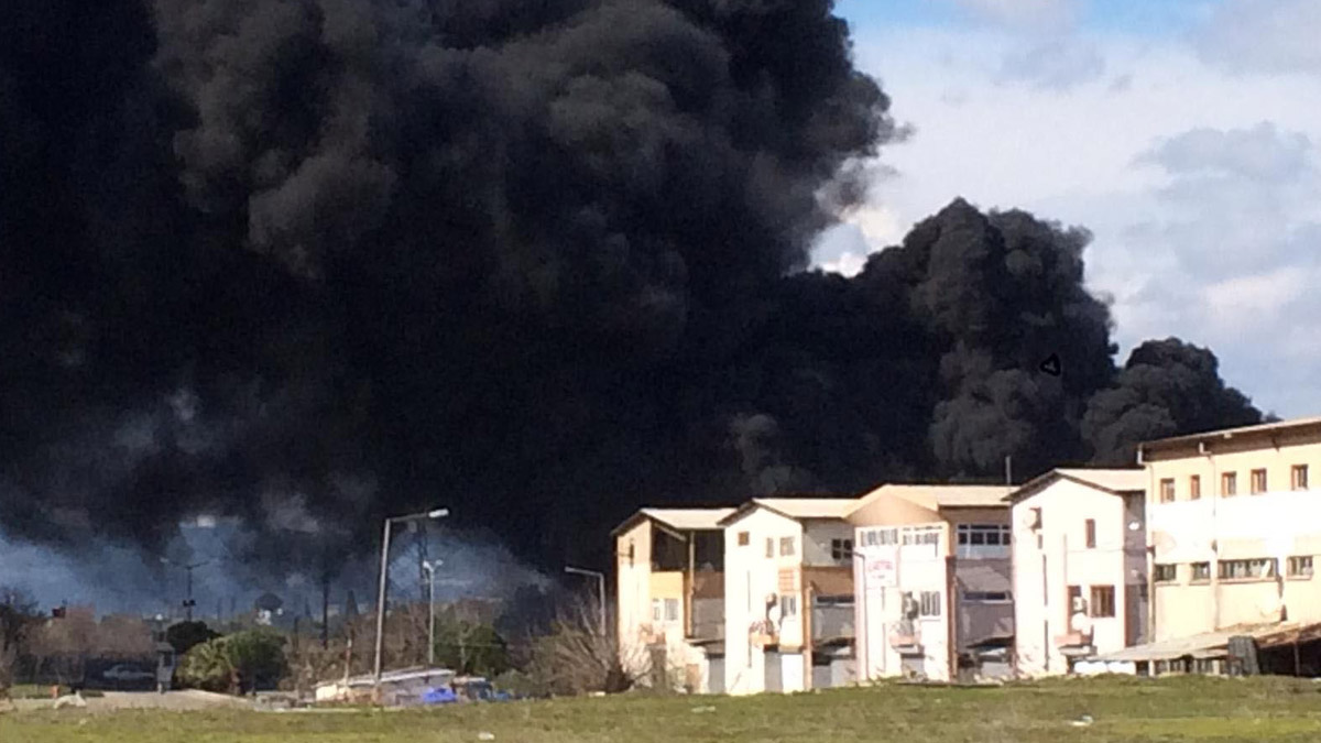 Gökyüzü karardı! Manisa'da büyük yangın