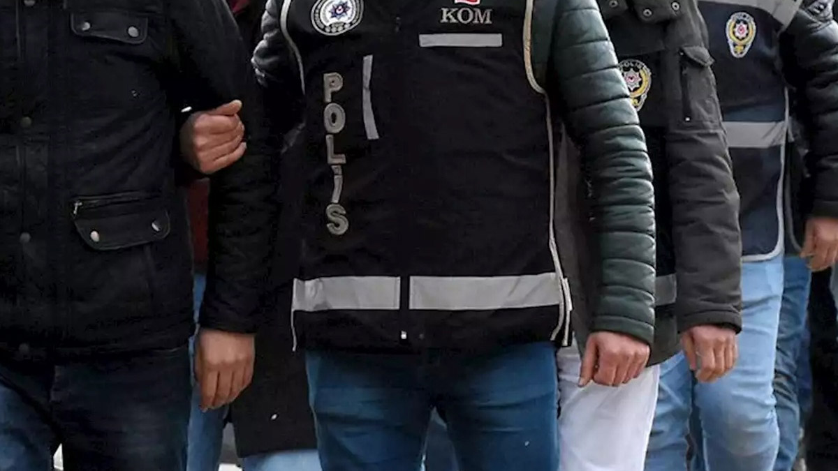 3 ilde FETÖ operasyonu: 11 gözaltı