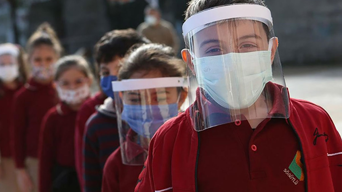 MEB duyurdu! İlkokul ve ortaokullarda ders saatleri değişti