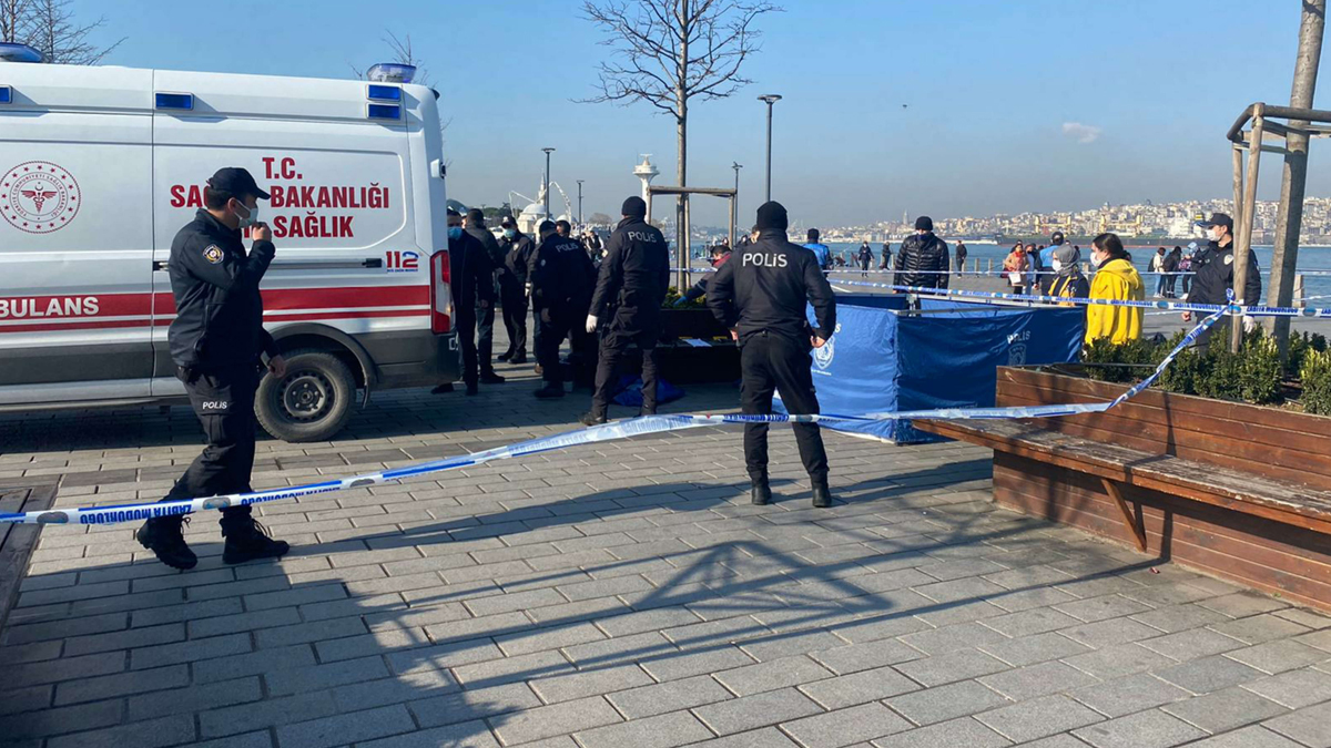 81 yaşındaki adam bankta intihar etti