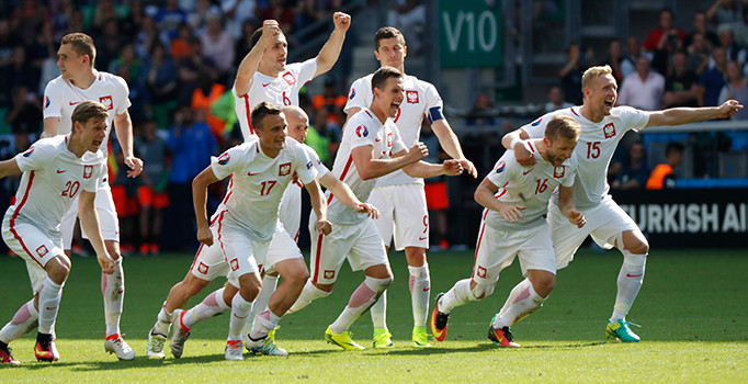 Lehlerden İsviçre’ye ‘Xhaka’: İsviçre 5-6 Polonya