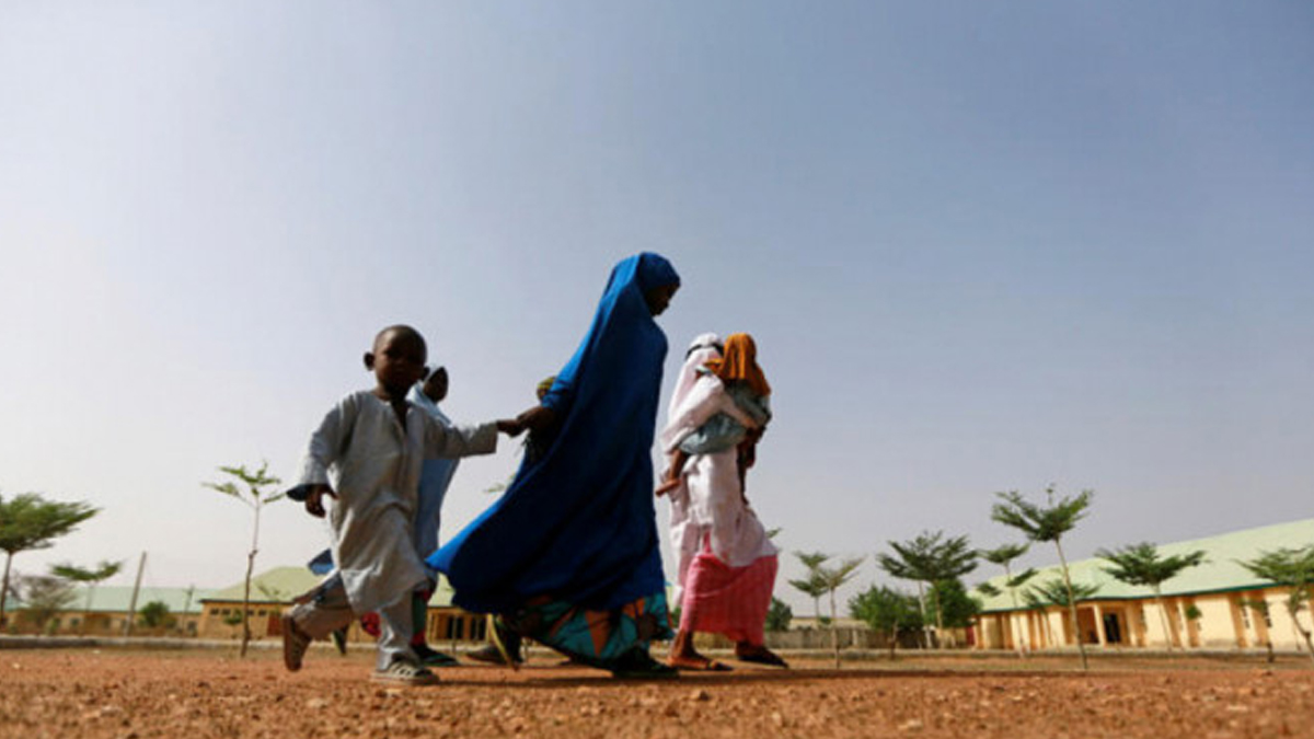 Nijerya'da kaçırılan çocukların tesliminde ateş açıldı