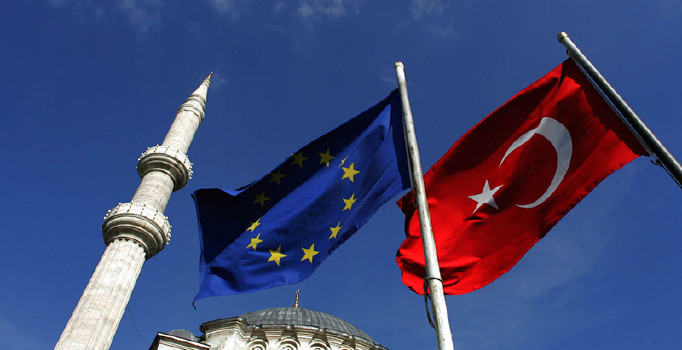 Çavuşoğlu: NATO zirvesinden sonra AB ile büyük zirve yapılacak