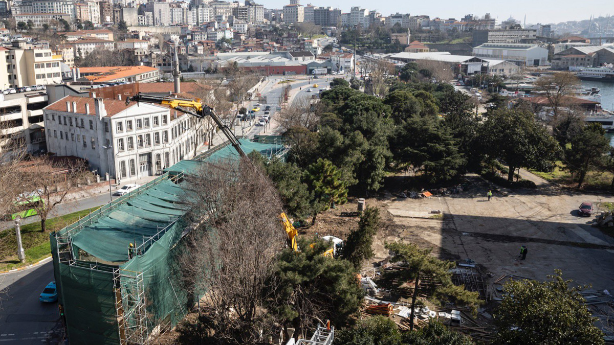 İmamoğlu: Bakanlık Osmanlı mirasını yıkıyor