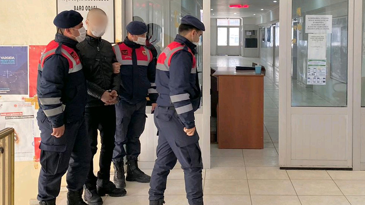 'Jandarma komutanıyım' diyen dolandırıcı yakalandı