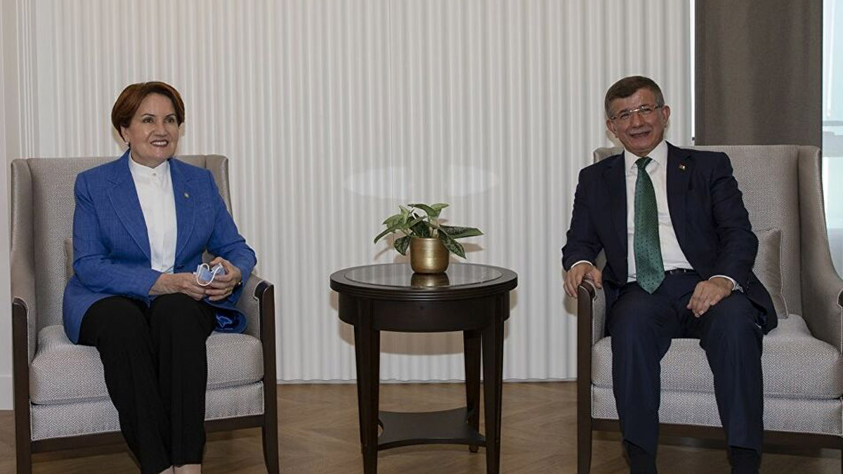 Davutoğlu'ndan Akşener'e 'Uygur' teşekkürü