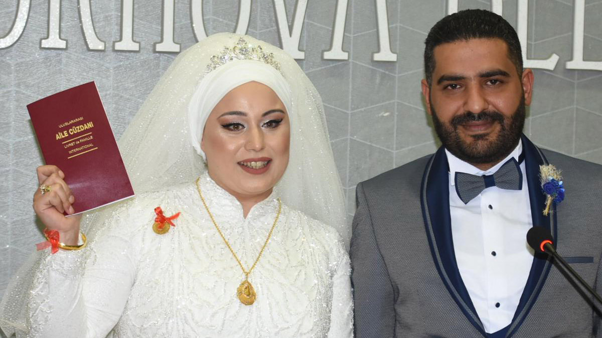 İzmir depreminin simge ismi Buse evlendi