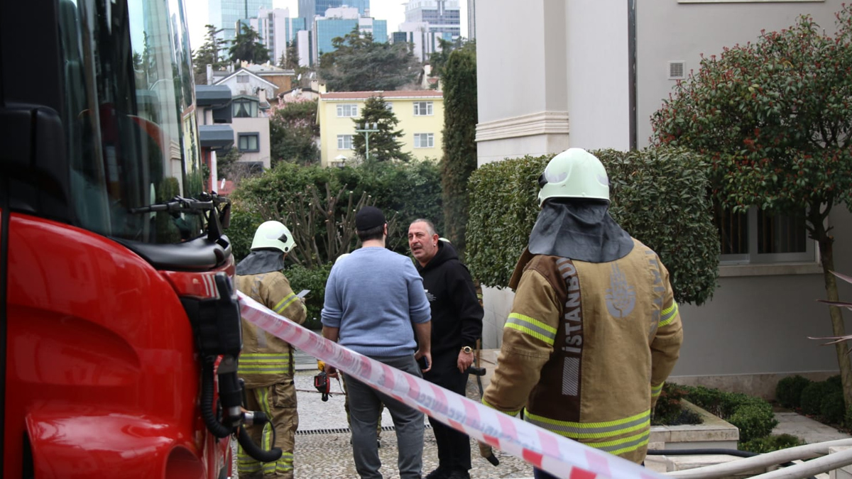 Cem Yılmaz'ın villasında yangın çıktı