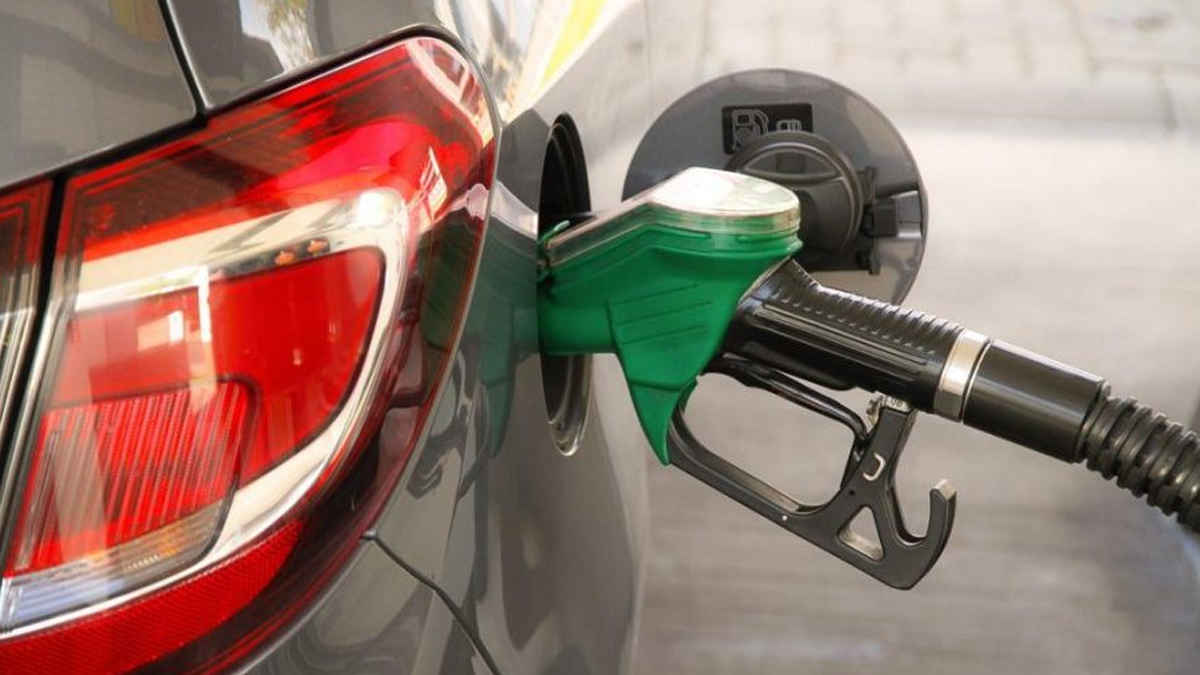 Benzin ve motorine 30'ar kuruş zam yolda