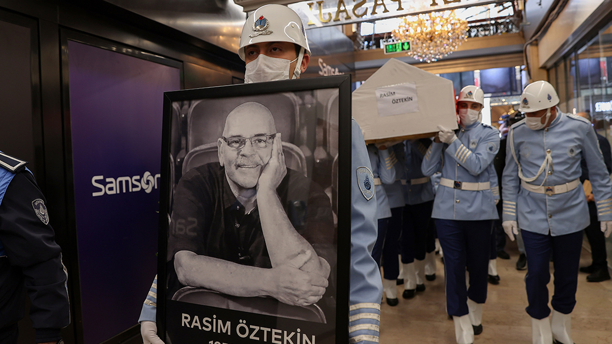 Rasim Öztekin'e veda... İlk tören Ses Tiyatrosu'nda