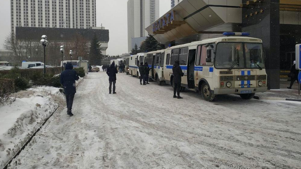 Rusya'da muhalif vekil adaylarının toplantısına baskın
