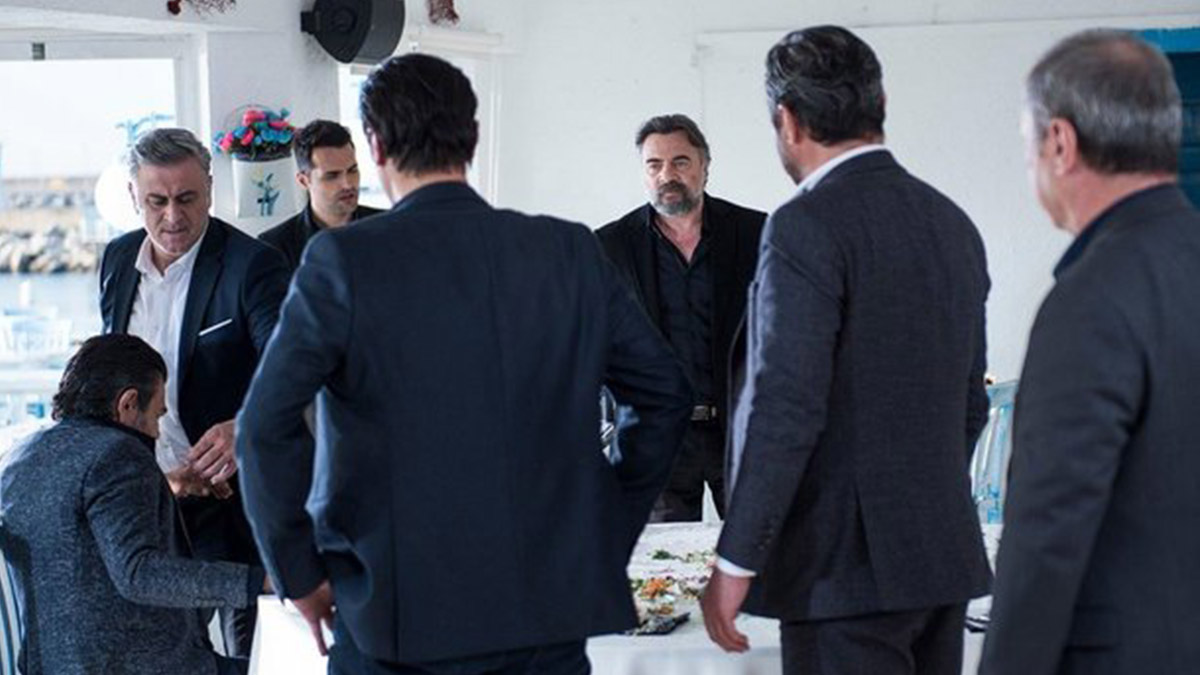 EDHO'da heyecan uyandıran sahne: Abimi satmamı mı istiyorsunuz?