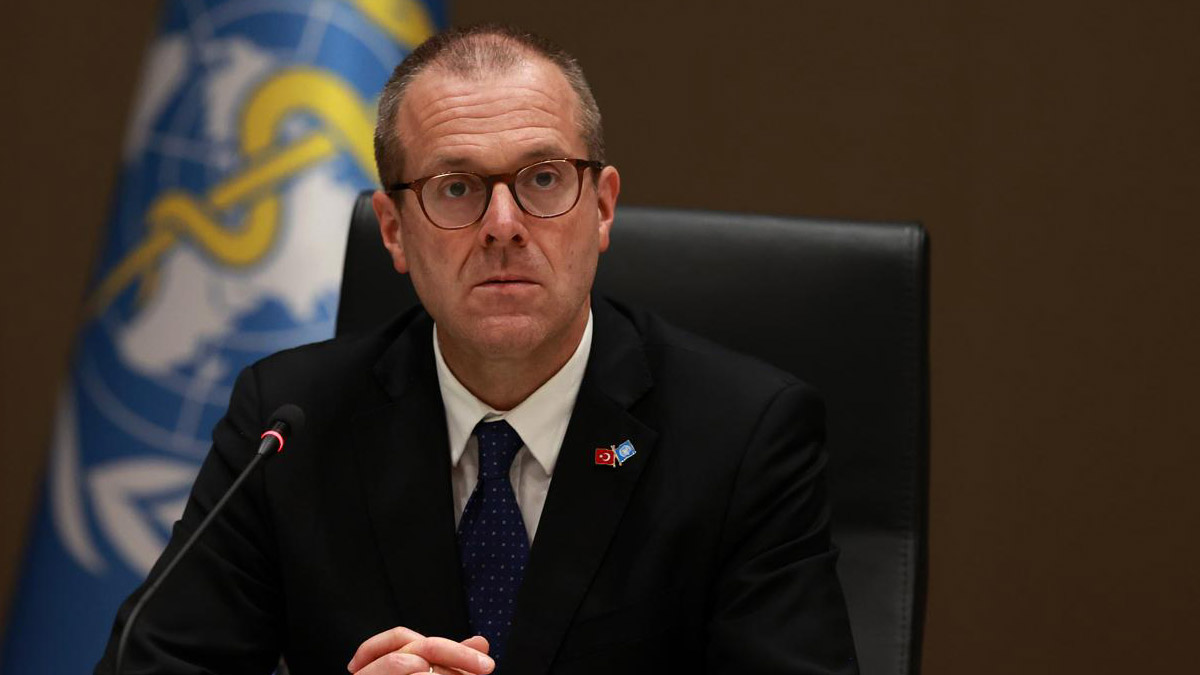 DSÖ: AstraZeneca aşısının kullanımı devam etmelidir