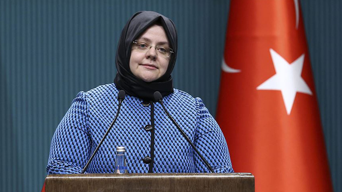 Bakan Selçuk: Kadın haklarının teminatı Anayasamız