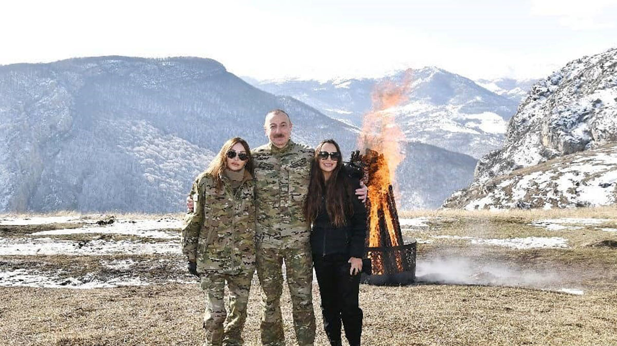 Aliyev Nevruz ateşini Şuşa'da yaktı