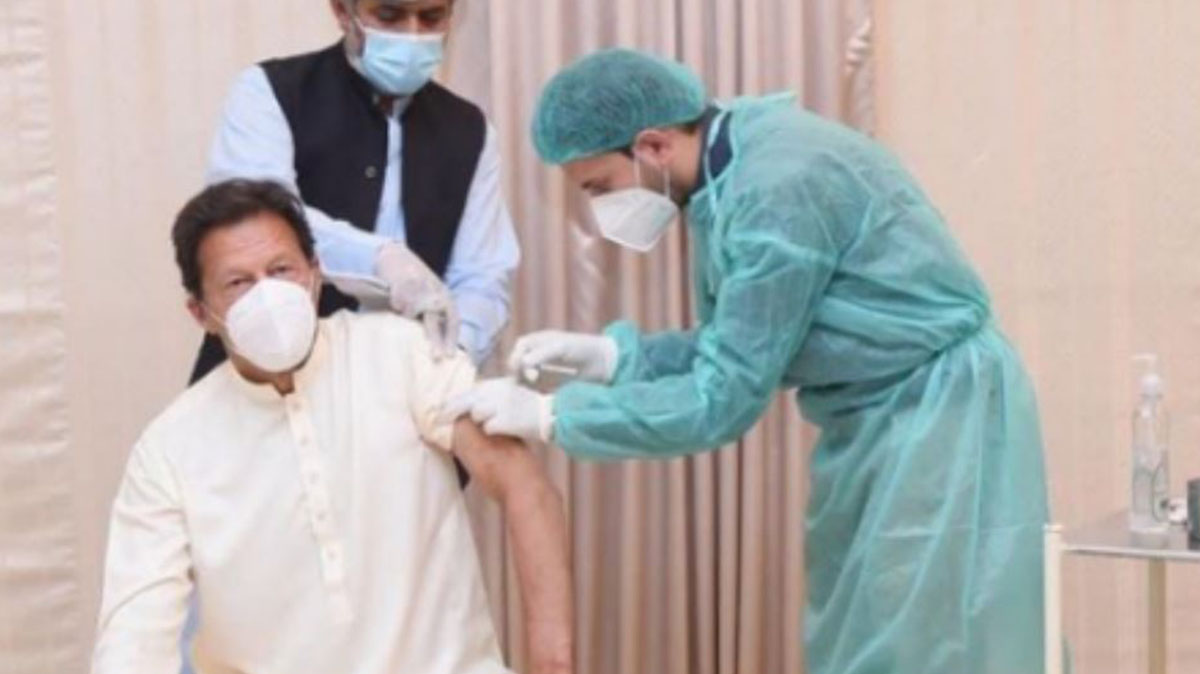 Sinopharm aşısı olan Pakistan Başbakanı koronavirüse yakalandı