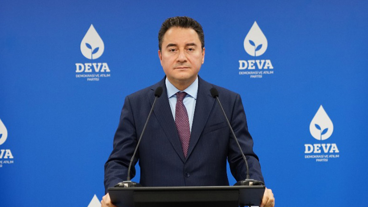 Ali Babacan: Milletten özür dileyemeyince, başkanı gönderdi
