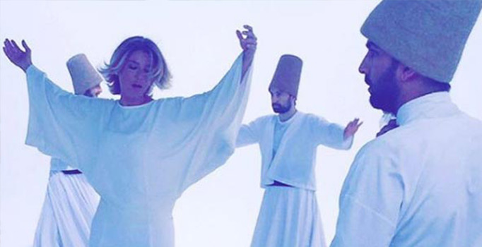 Gülben Ergen Ahmet Özhan ile birlikte ilahi okudu