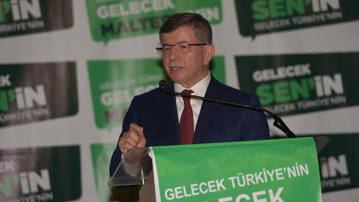 Davutoğlu: Türkiye kitaplara geçecek bir felaket hikayesi yazıyor