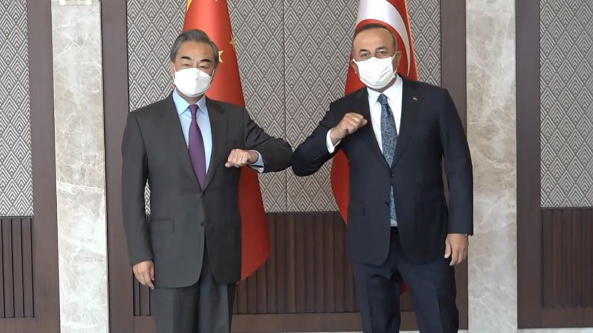 Çavuşoğlu, Çinli mevkidaşı ile görüştü