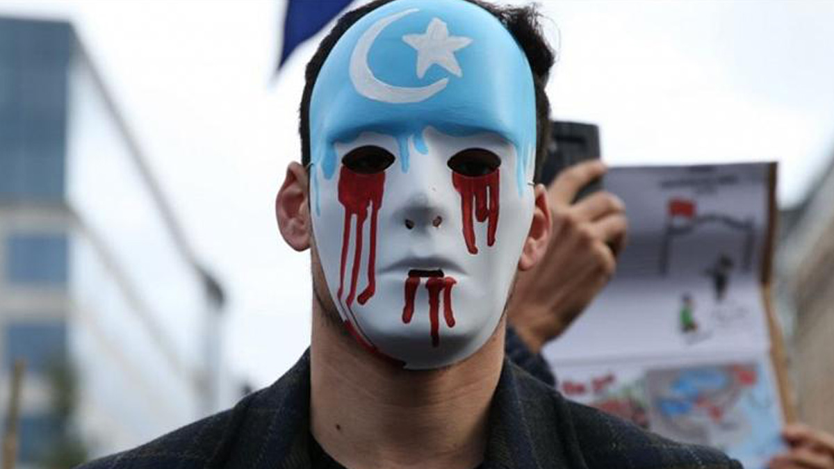 Görüşme öncesi Uygur Türklerinden protesto: Çin rüyasını durdurun