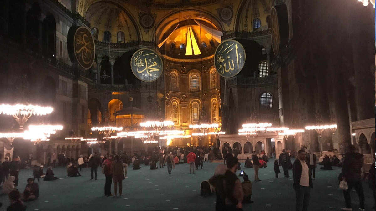 86 yıl sonra Ayasofya Camii'nde Berat Kandili coşkusu