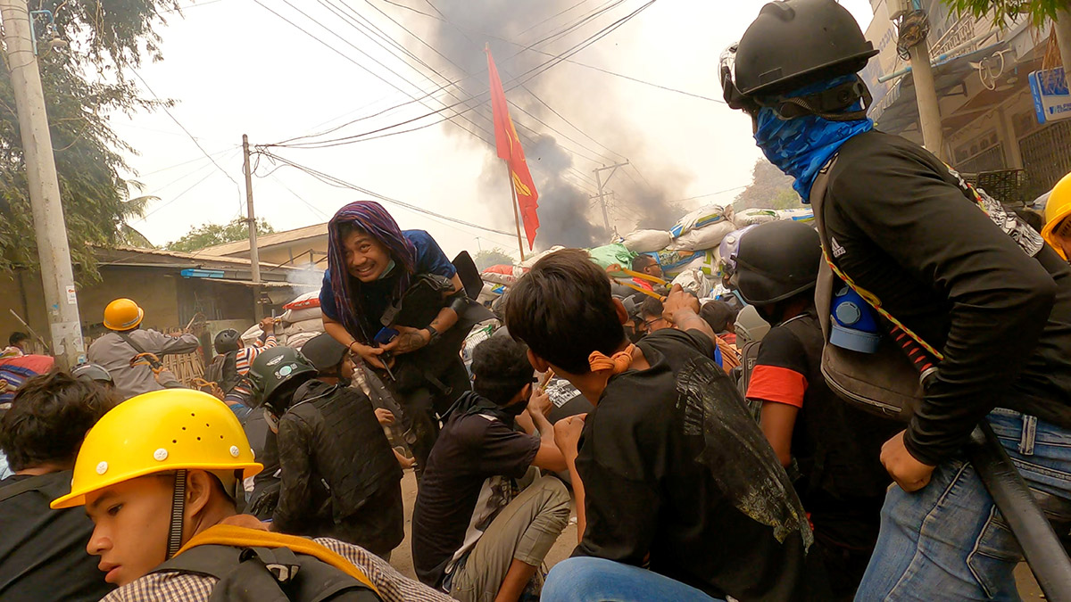 Myanmar'da ordu direnişçileri ezip geçti