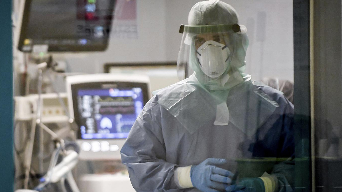 Bir doktor daha koronavirüse yenik düştü