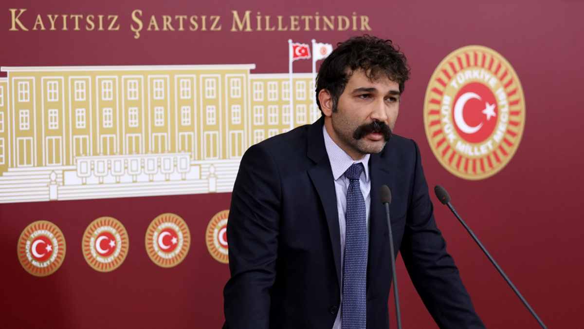 Sosyal medyadan paylaştı! Barış Atay'dan Fahrettin Koca'ya: Bil bakalım ne yok?