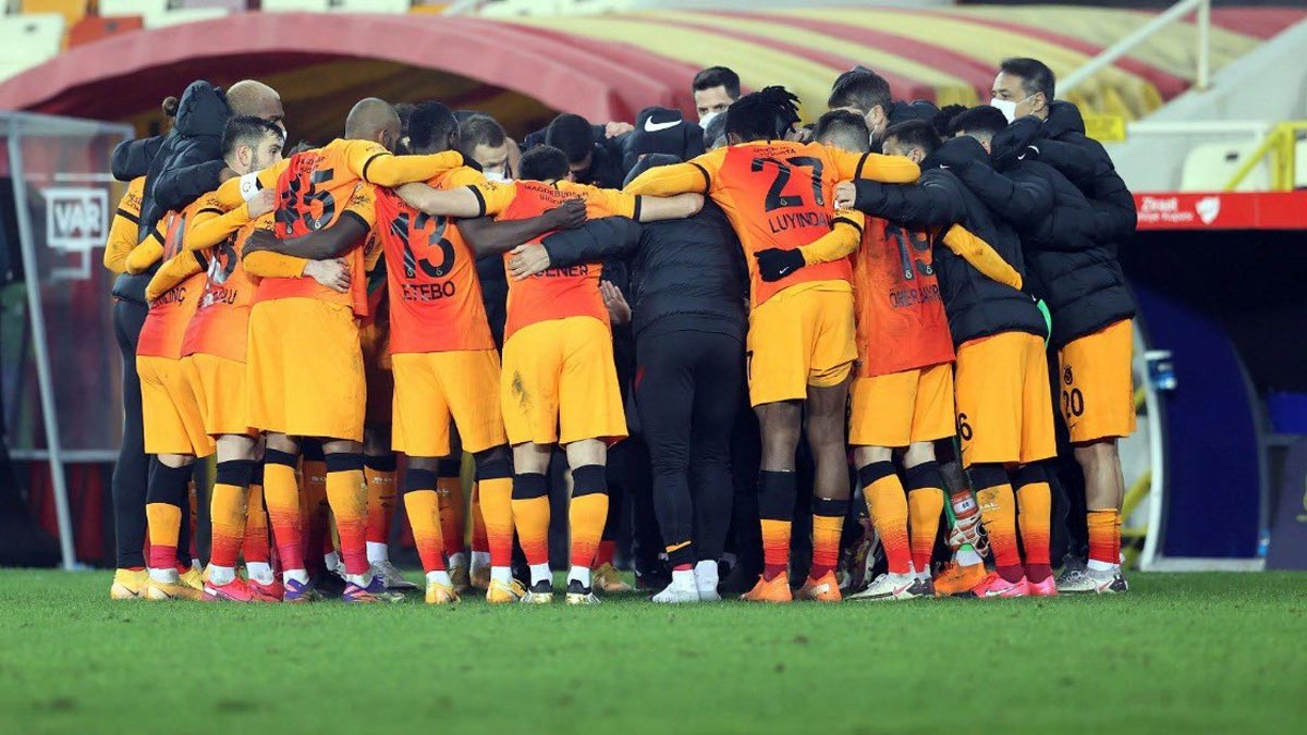 Galatasaray'da 2 futbolcu koronavirüse yakalandı