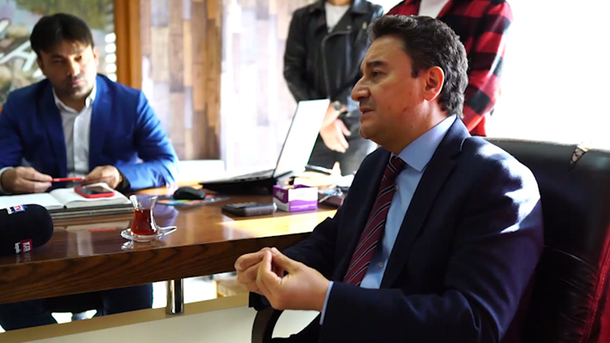 Babacan'la vatandaş arasında ilginç diyalog: Biz olaya oy hesabı olarak bakmıyoruz