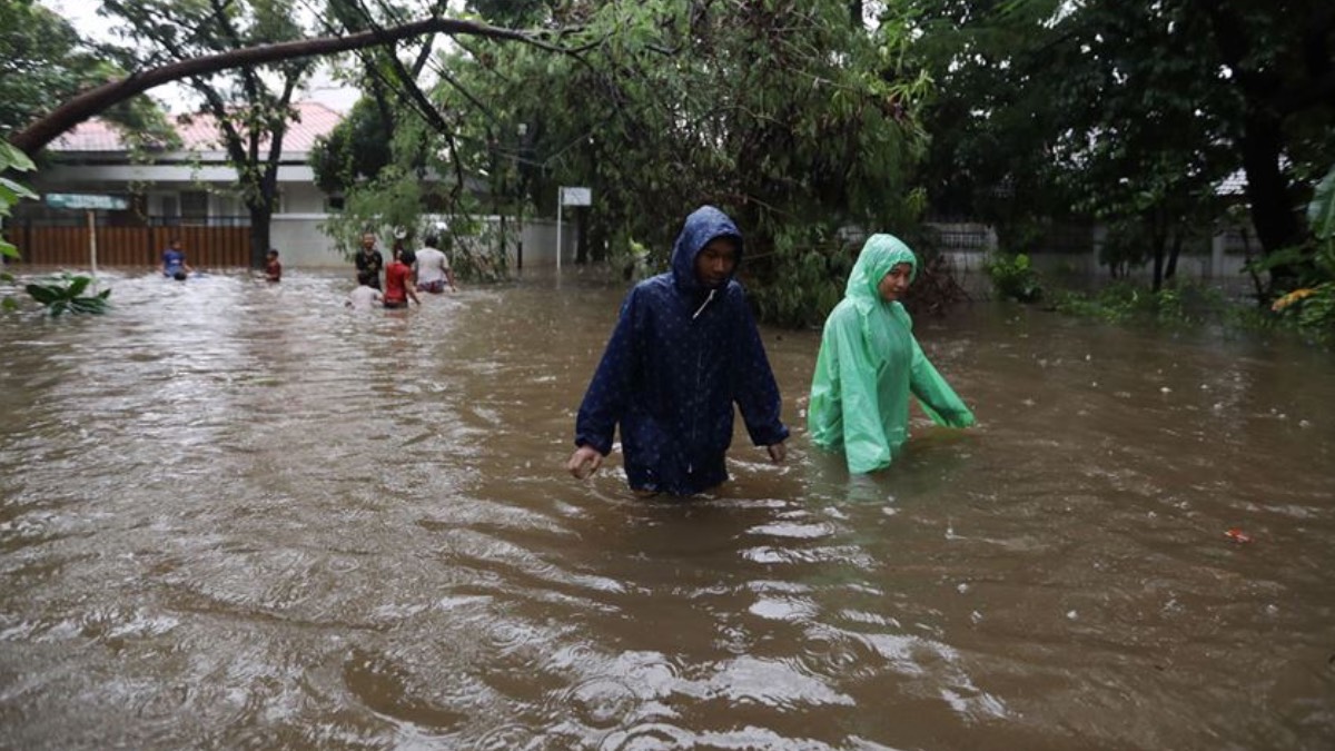 Endonezya'da sel: 20 ölü